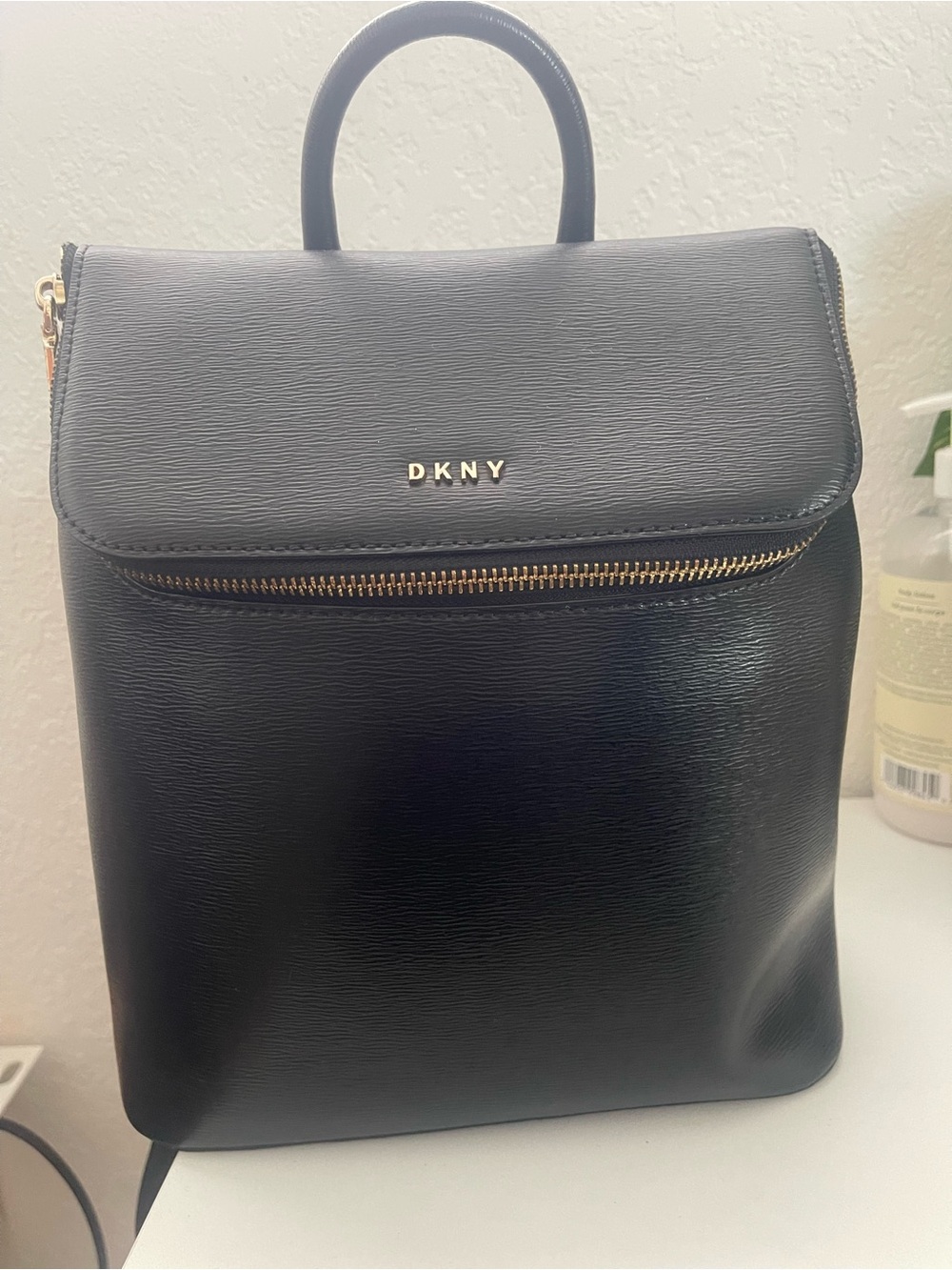 DKNY Black Textured Backpack with Gold -tone Hardware🖤✨